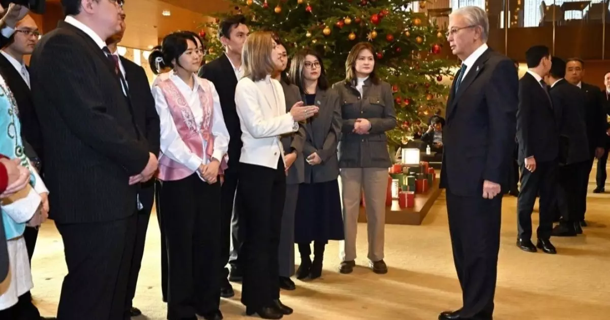  Қасым-Жомарт Тоқаев Жапонияда тұрып жатқан қазақстандықтармен кездесті 