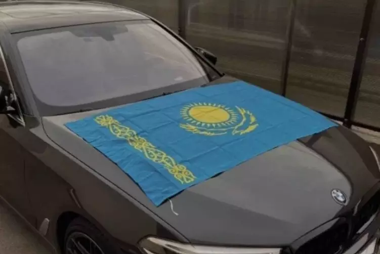 Патриотизм не наказуем — Минкультуры о флаге на автомобилях