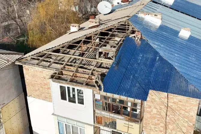 В Конаеве объявили режим ЧС из-за последствий ураганного ветра