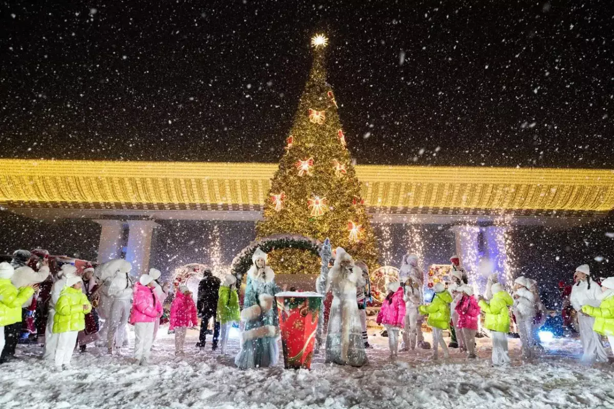 Алматының барлық ауданында жаңажылдық шыршалар шамы бір мезгілде жағылады