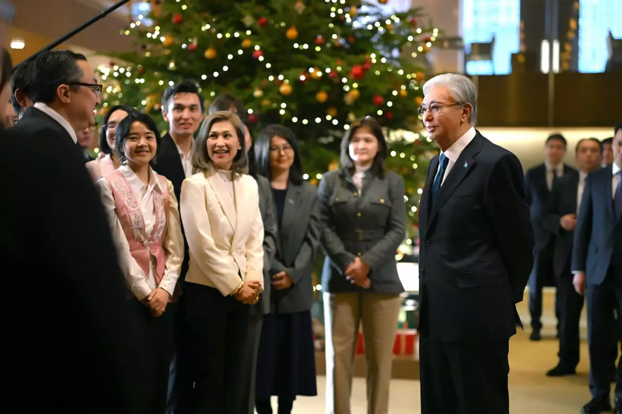 Глава государства провел встречу с соотечественниками, работающими в Японии