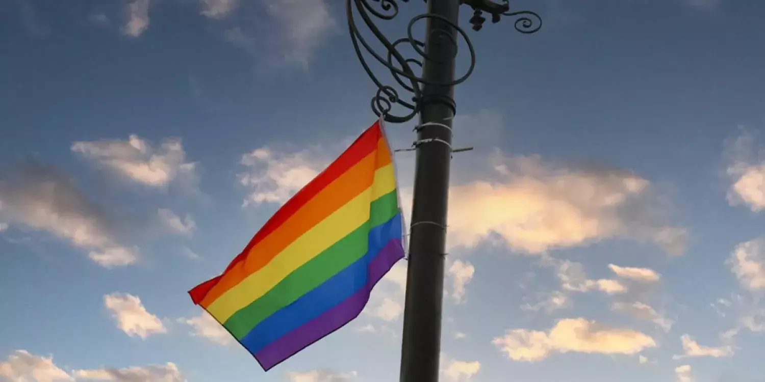 Сенат қоғамда дау тудырған ЛГБТ насихатына тыйым салатын заңды мақұлдады