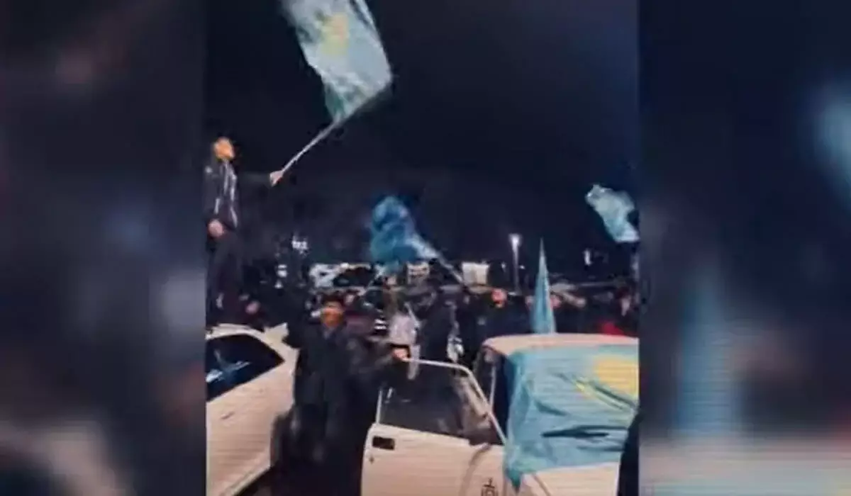 Можно ли ставить флаг Казахстана на автомобиль? Ответ Минкультуры