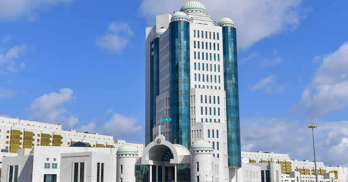   Сенат ЛГБТ насихаттауға тыйым салатын заңды мақұлдады   