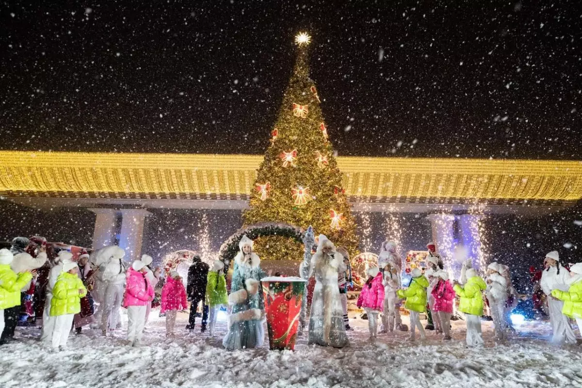 Алматы устроит масштабное одновременное зажжение новогодних елок