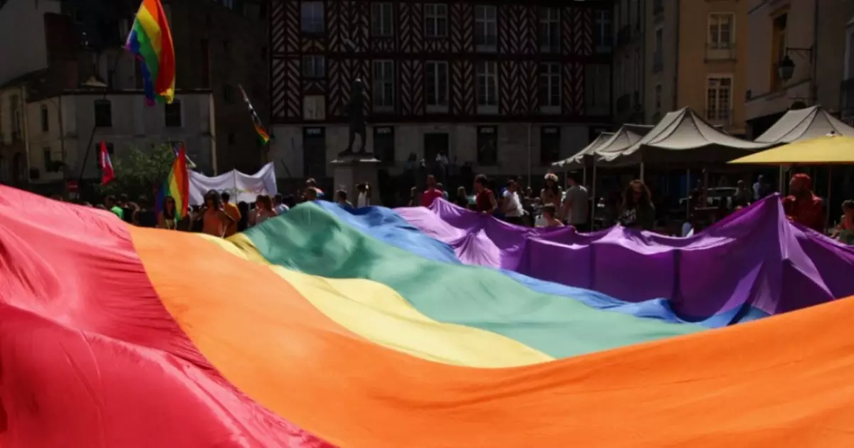  Сенат ЛГБТ насихатына тыйым салатын заңды мақұлдады 