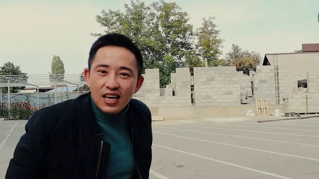 "Елбасы марапаттаған" актер аузына келгенді айтып, жұртпен салғыласып отыр