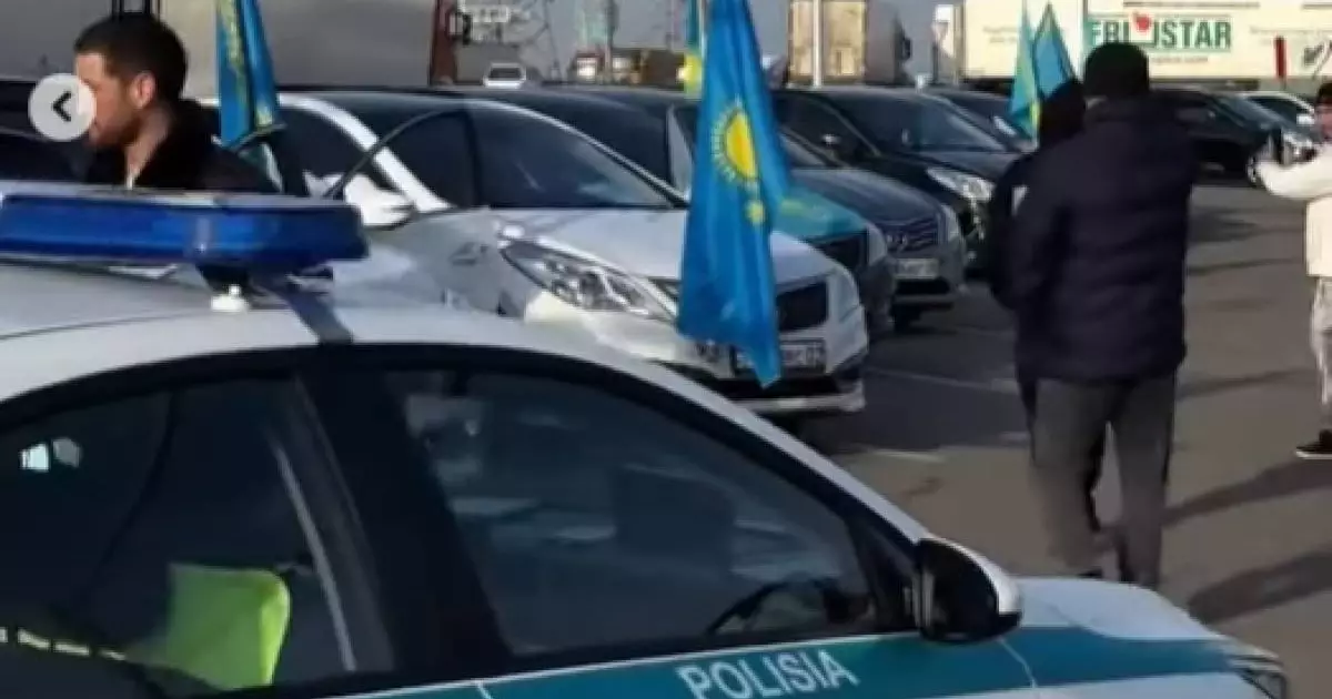  Штрафы за флаг Казахстана на машинах объяснили в МВД 