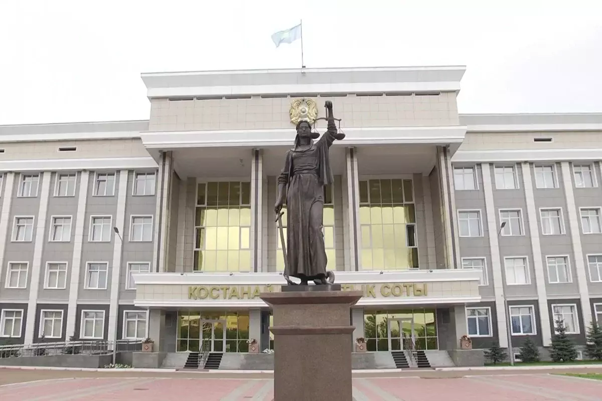 Азарт за чужой счёт: в Костанае педагог оформляла кредиты на коллег