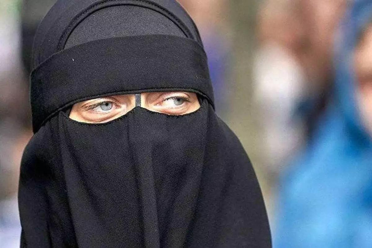 Закон о скрывающей лицо одежде принят: МВД уточнило исключения