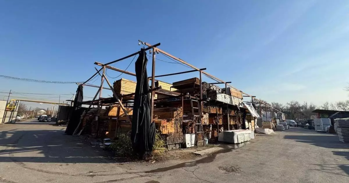  В Алматы сносят рынок 