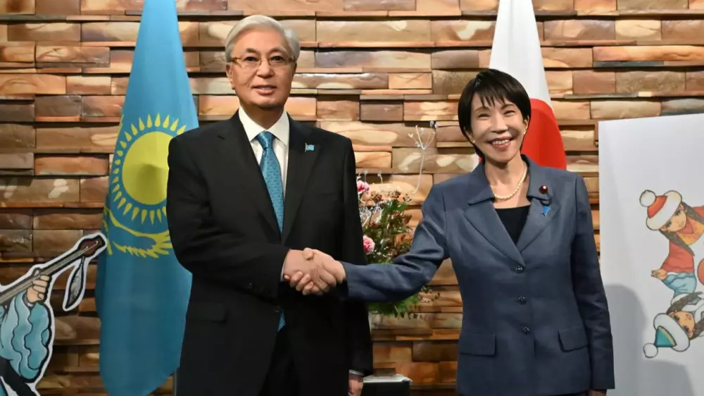 Тоқаев Жапонияның премьер-министрі Такаичимен келіссөз жүргізді