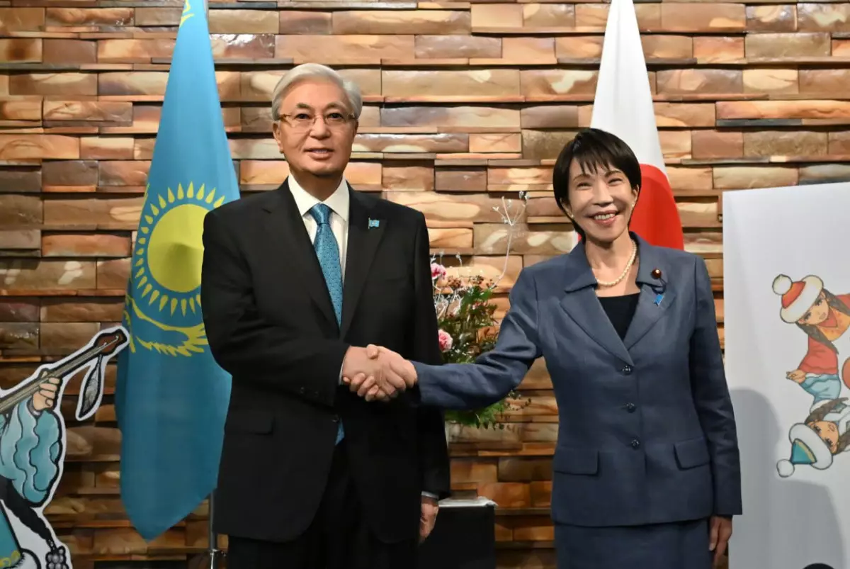 Токаев провел переговоры с премьер-министром Японии