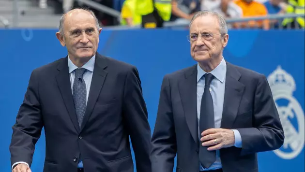 Три человека помешали Пересу уволить Алонсо из "Реала"