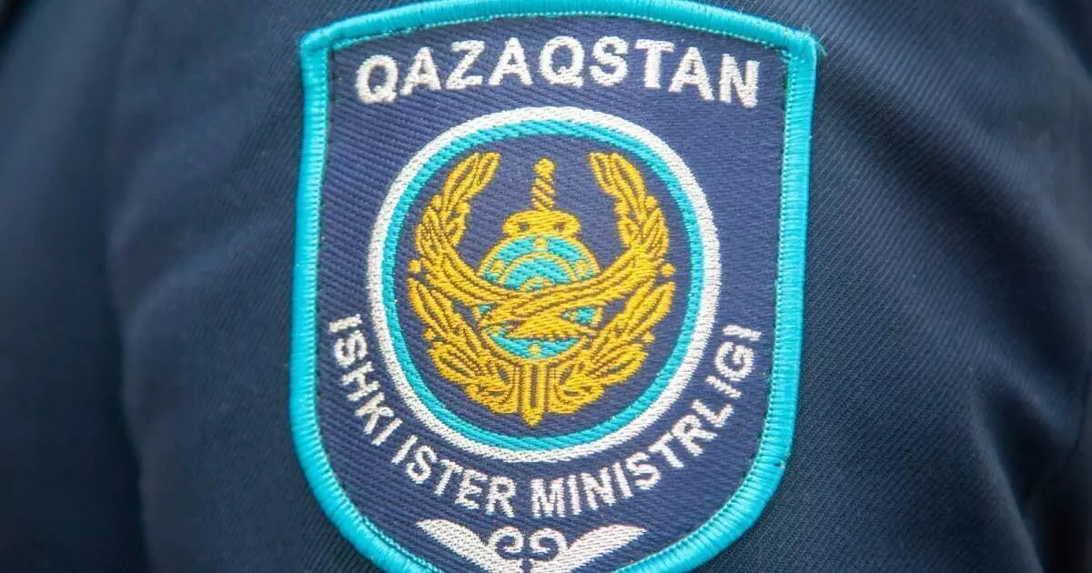  Полиция Мемлекеттік туды көлікке іліп, жол ережесін бұзған 82 жүргізушіні жауапқа тартты 