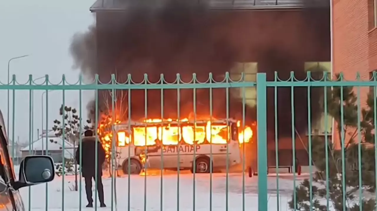 Қосшыда жолаушылар автобусы отқа оранды