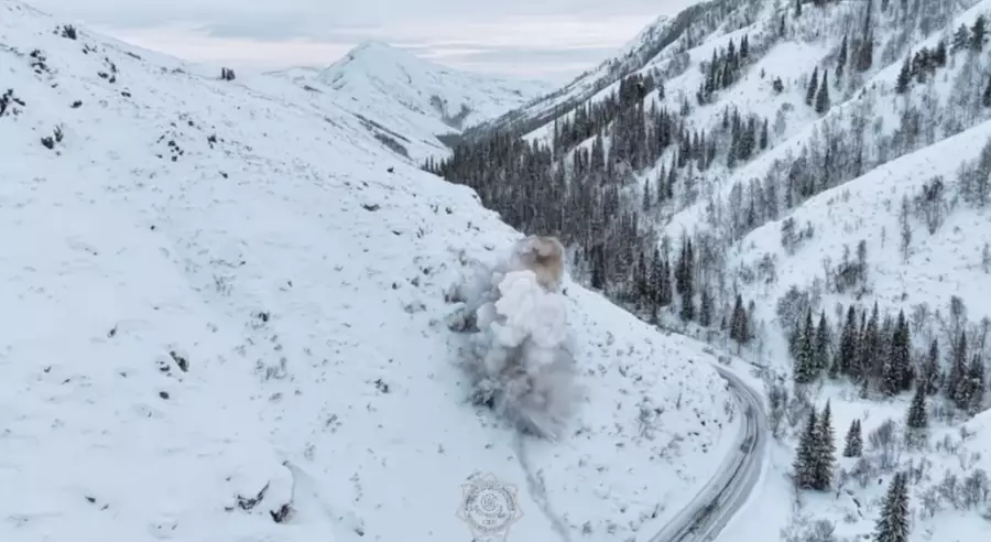 ШҚО-дағы қар көшкінінің видеосы тарады