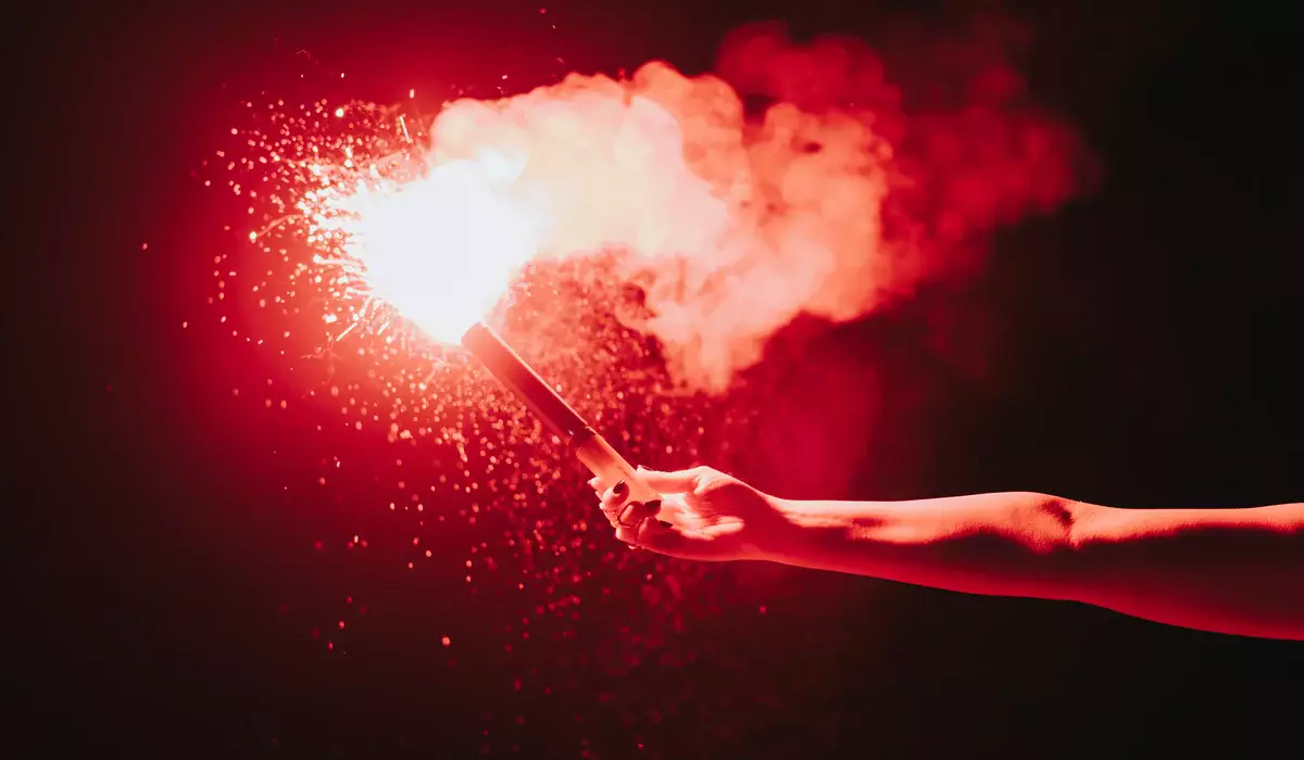 Казахстанцев предупредили о рисках пиротехники в новогодние праздники (ВИДЕО)