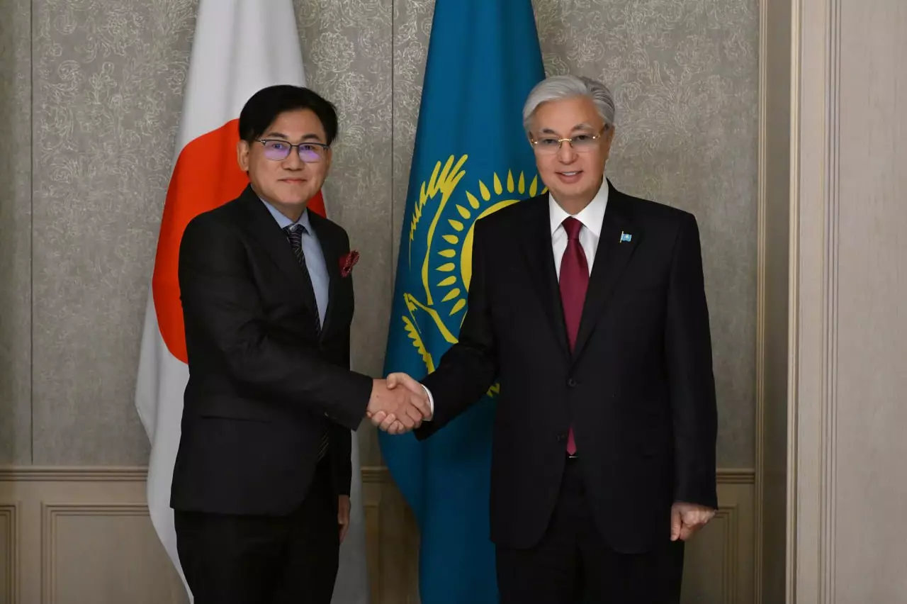 Касым-Жомарт Токаев принял главу компании Rakuten Group Хироши Микитани