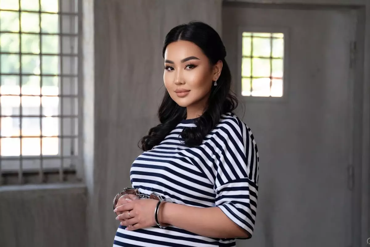 В Казахстане опровергли сообщения об использовании наручников при родах у осуждённых беременных