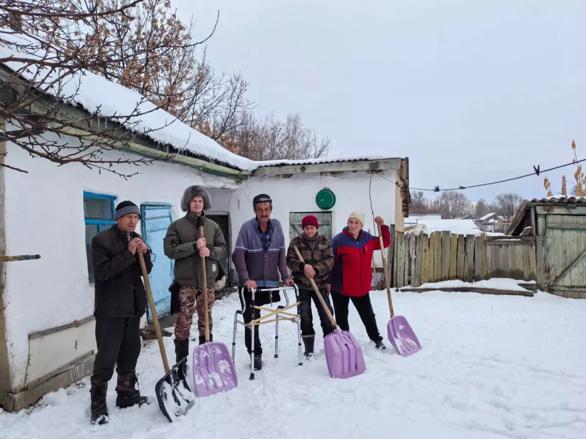 От уборки снега до заботы о пожилых: "Таза бейсенбі" проходит по всей стране