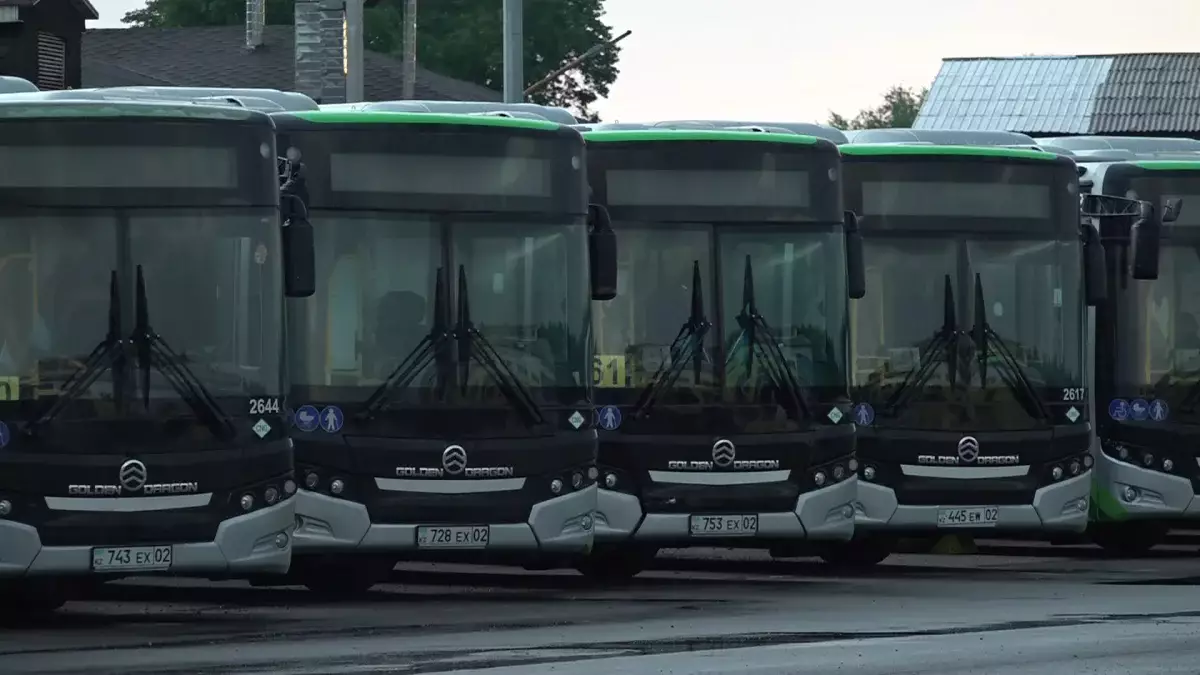 Алматыдағы кептелісті азайту үшін қоғамдық көлікті дамыту маңызды - автосарапшы