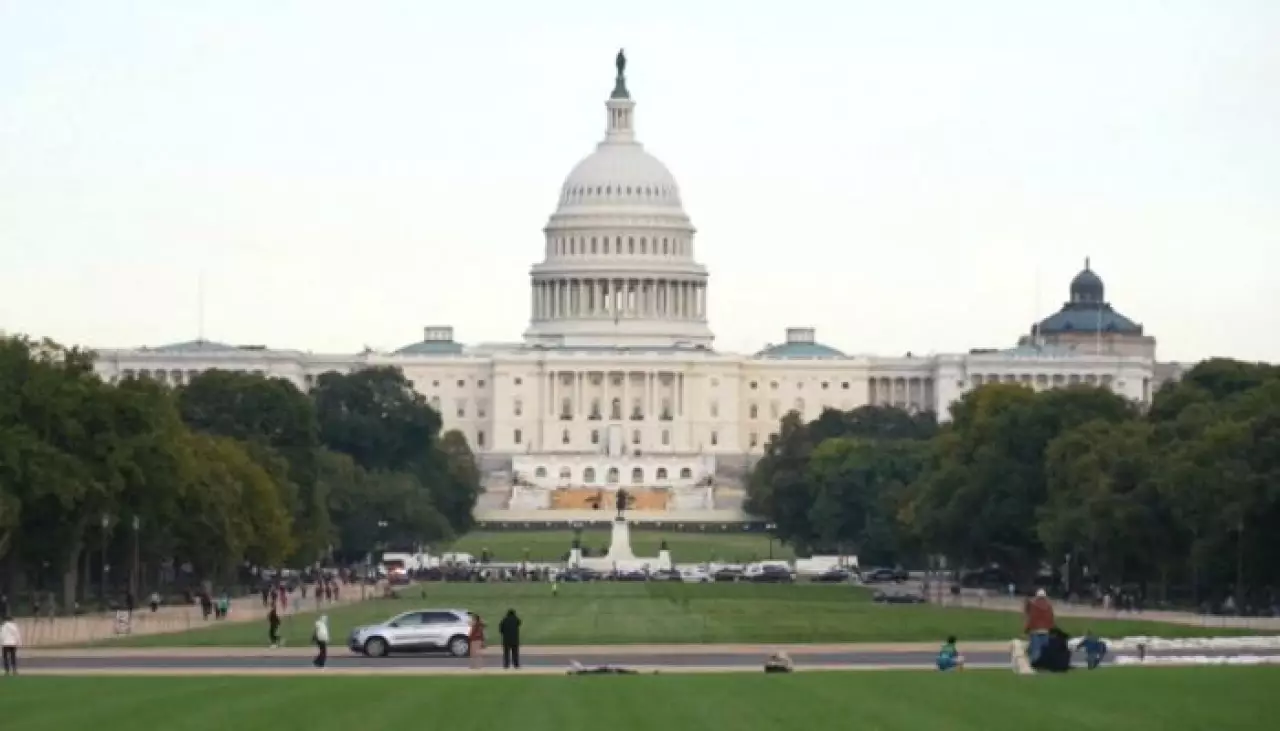 США приняли рекордный бюджет на оборону