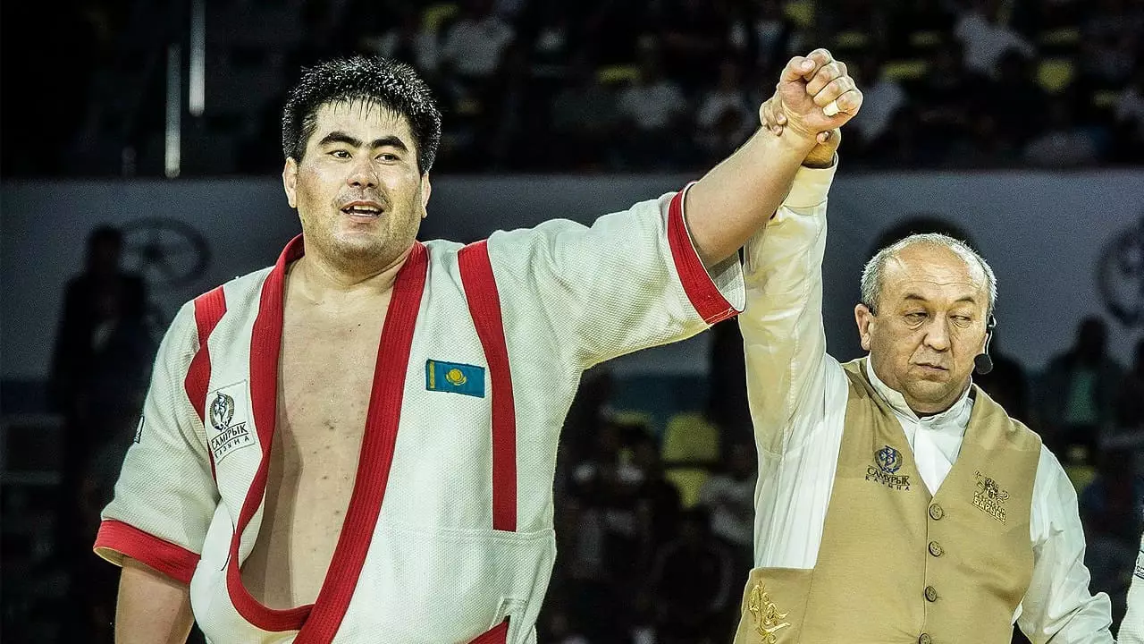 «Өмір бойы төрден түспеймін деп ойлаппын»: Бейбіт Ыстыбаев қандай қателігін мойындады?