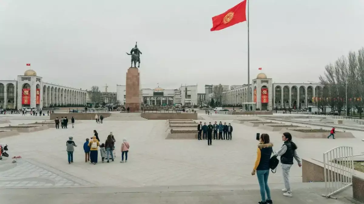 Сотни казахстанцев не могут пересечь границу с Кыргызстаном из-за новых правил