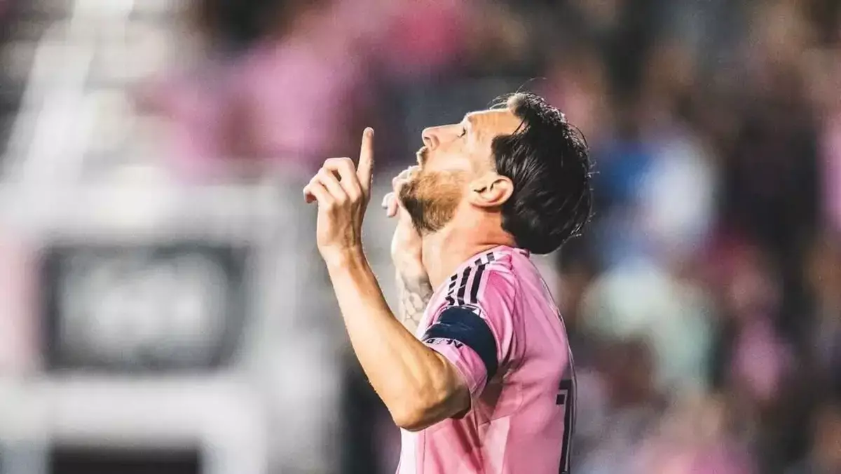 Месси в Индии получил часы за $1,2 млн: эксклюзивный подарок от миллиардера - новости на Lada.kz 18.12.2025