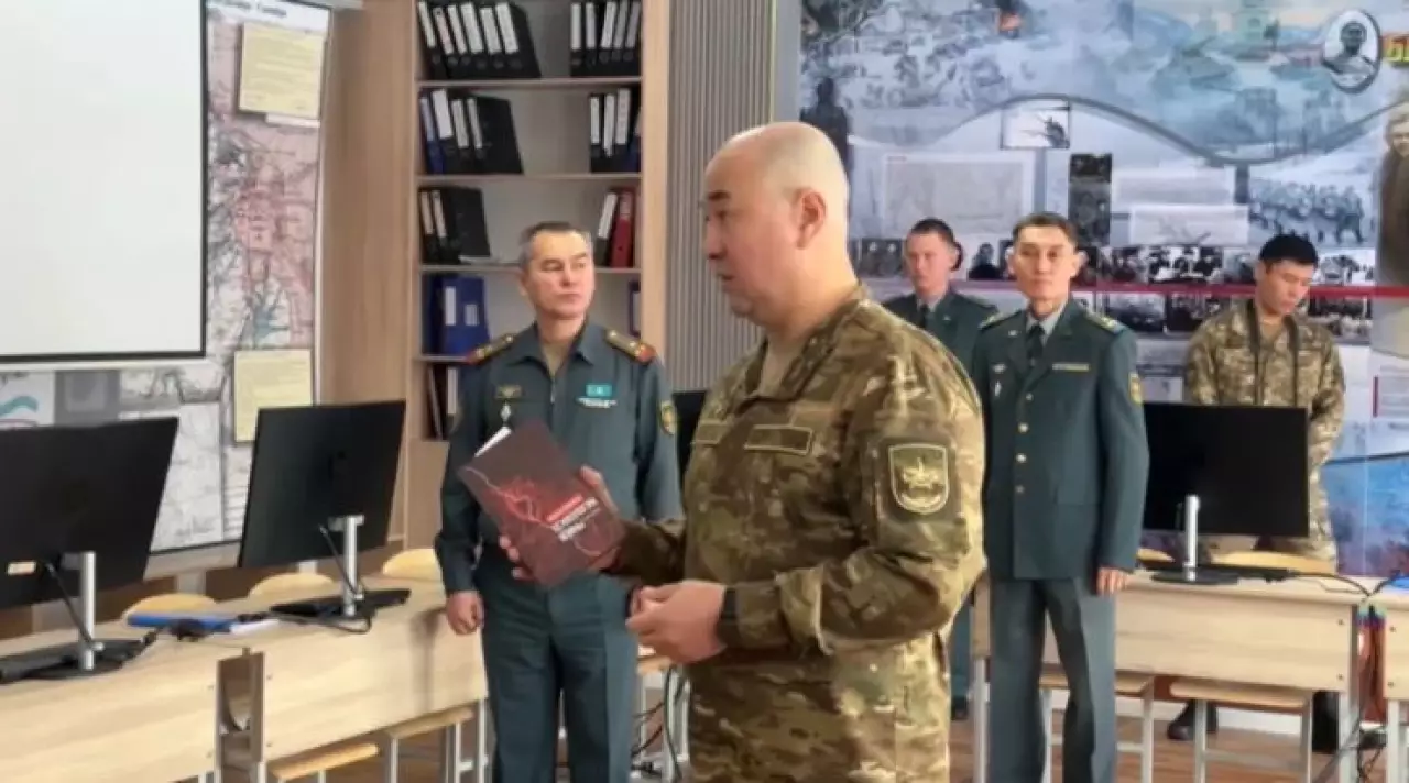 Учебный класс им. Б. Момышулы открыли в Алматы