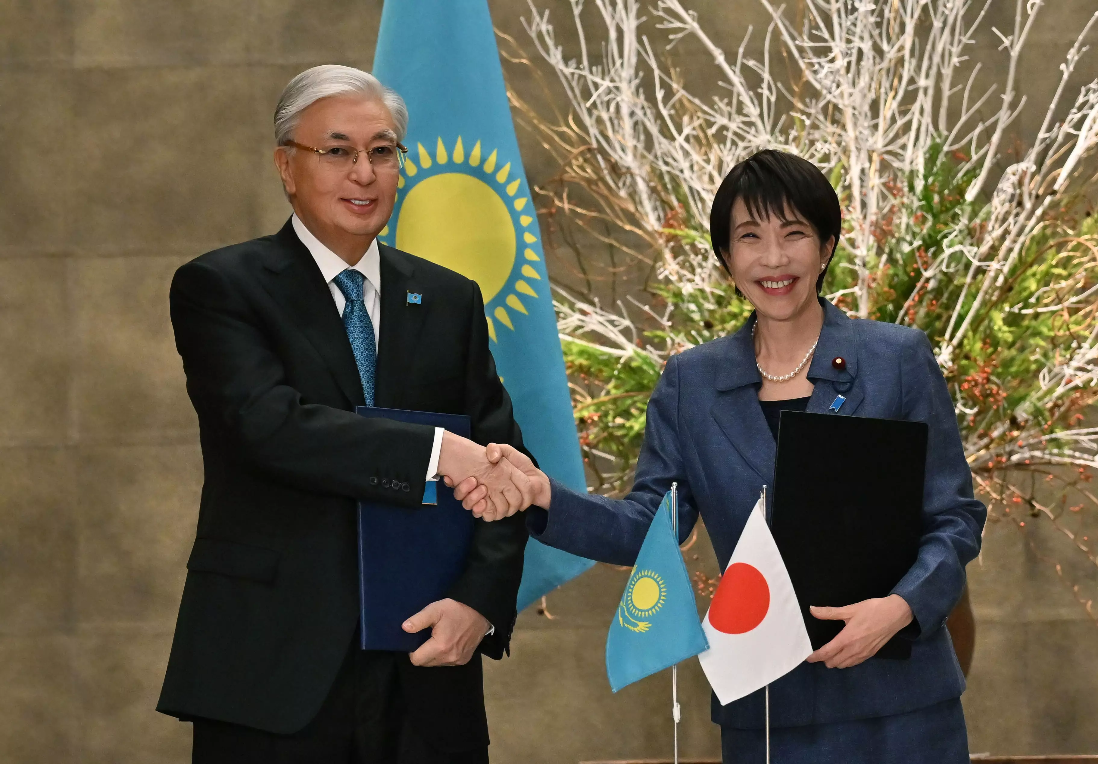 Казахстан и Япония подписали почти 15 документов.