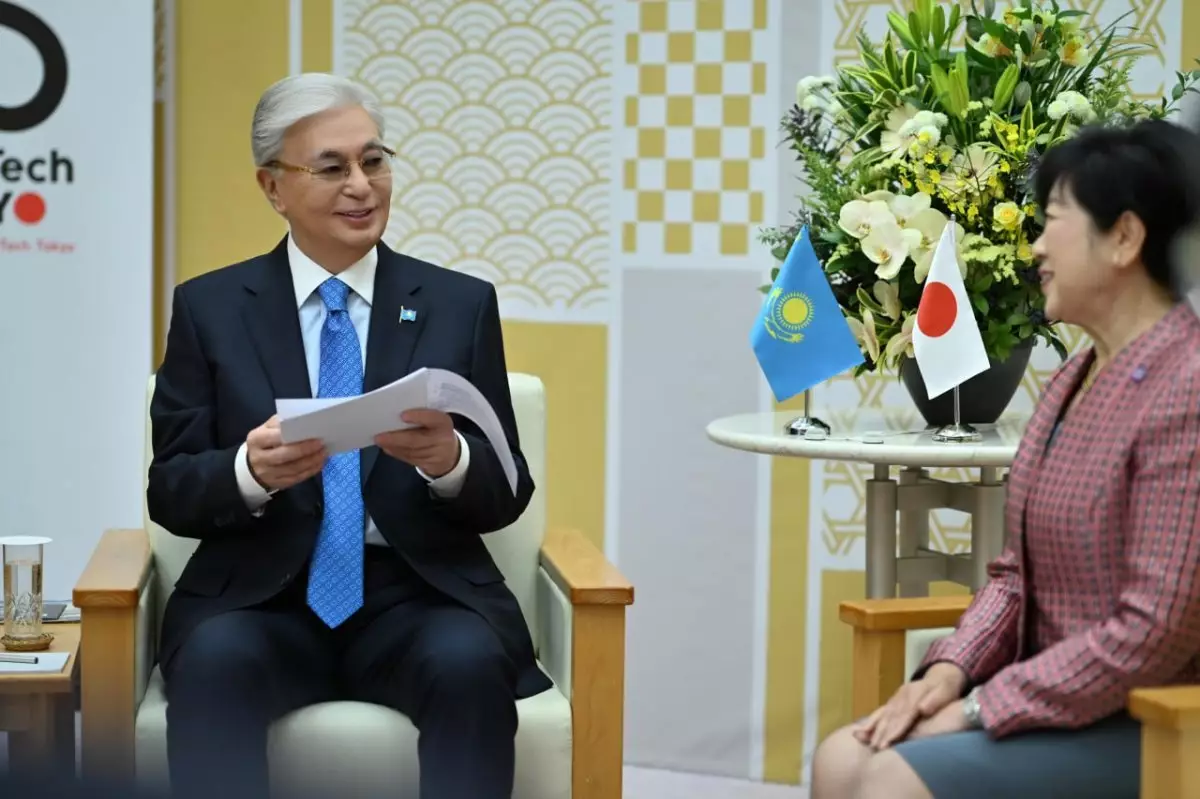 Токаев и губернатор Токио обсудили цифровизацию и Smart city