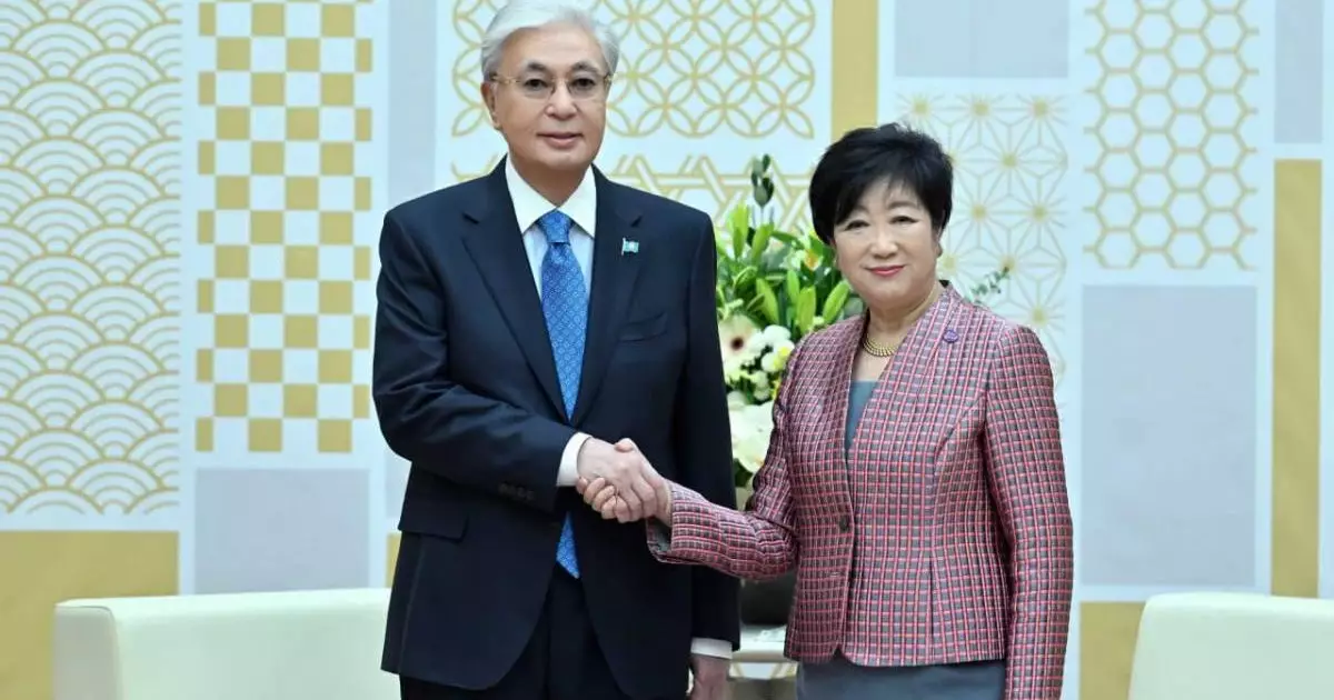  Мемлекет басшысы Токио губернаторы Юрико Коикэмен кездесу өткізді 