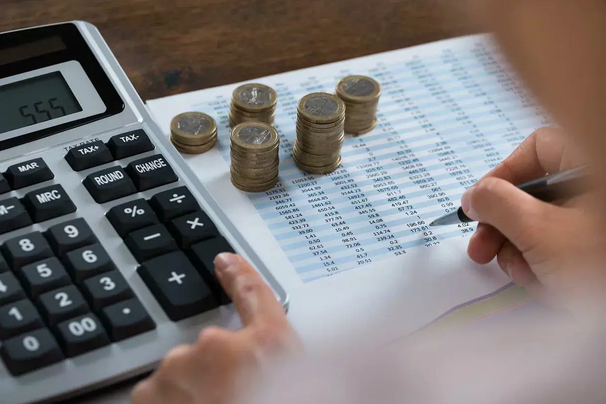 “Салық жады» жойылады: 2026 жылдан бастап қарыздар мен айыппұлдар қалай кешіріледі?