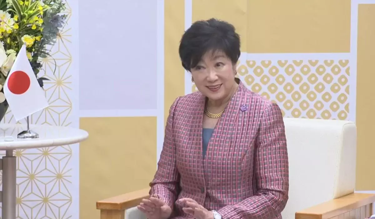 «Қош келдіңіз!»: Токио губернаторы Тоқаевпен қазақша амандасты (ВИДЕО)