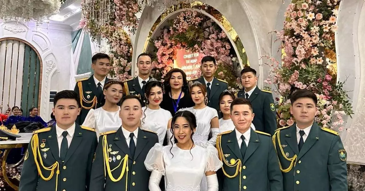  Ұлттық ұлан офицері вальс ханзадасы атанды 