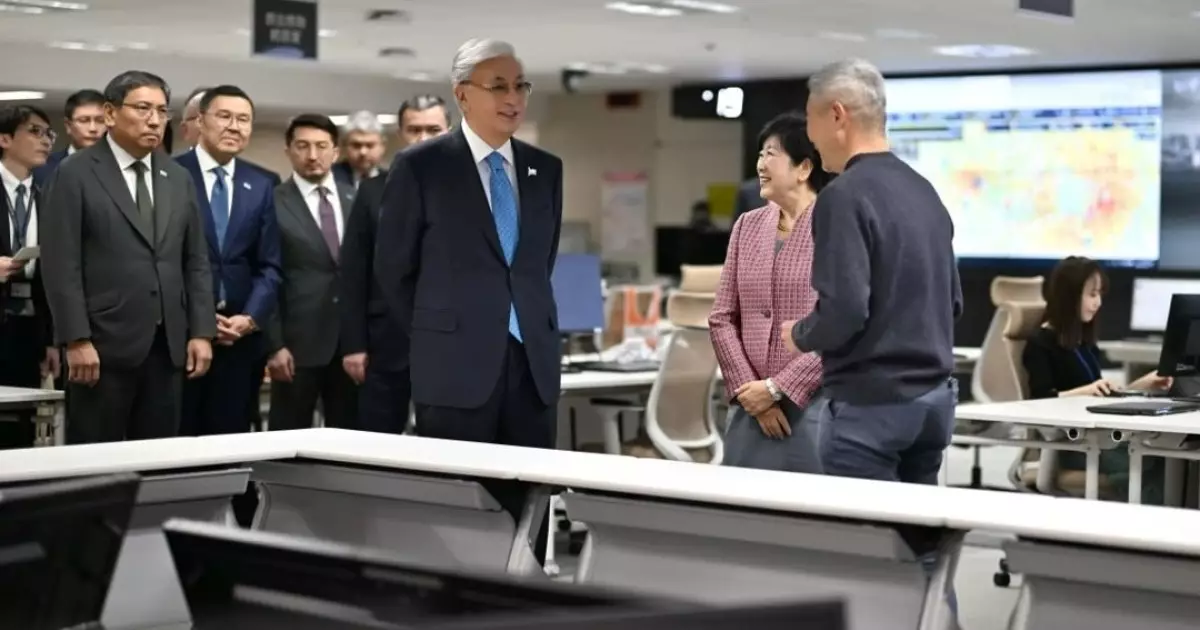  Президент Токионың Төтенше жағдайлар жөніндегі ахуалдық орталығын аралады 