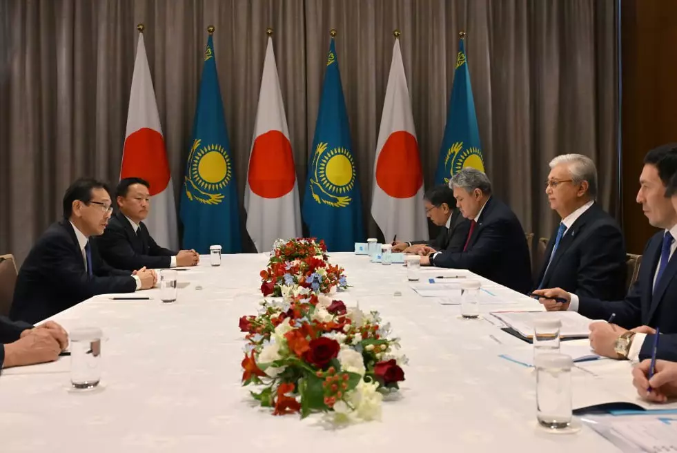 Токаев поддержал японский проект по локализации ремонта техники в Казахстане