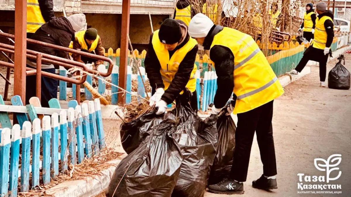 795 тыс. тонн отходов собрали казахстанцы в рамках президентской инициативы “Таза Қазақстан”