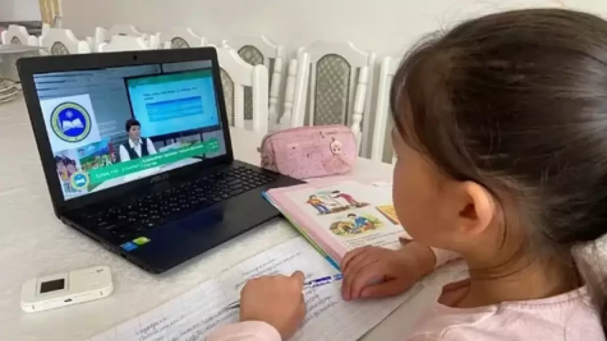 "Баламды қазақ мектебінде оқытпағаныма өкінемін" деген әйелдің сөздері жұртқа үлкен ой салды