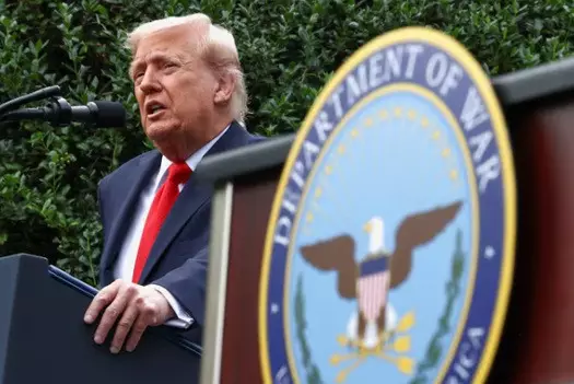 Трамп подписал оборонный бюджет США почти на триллион долларов