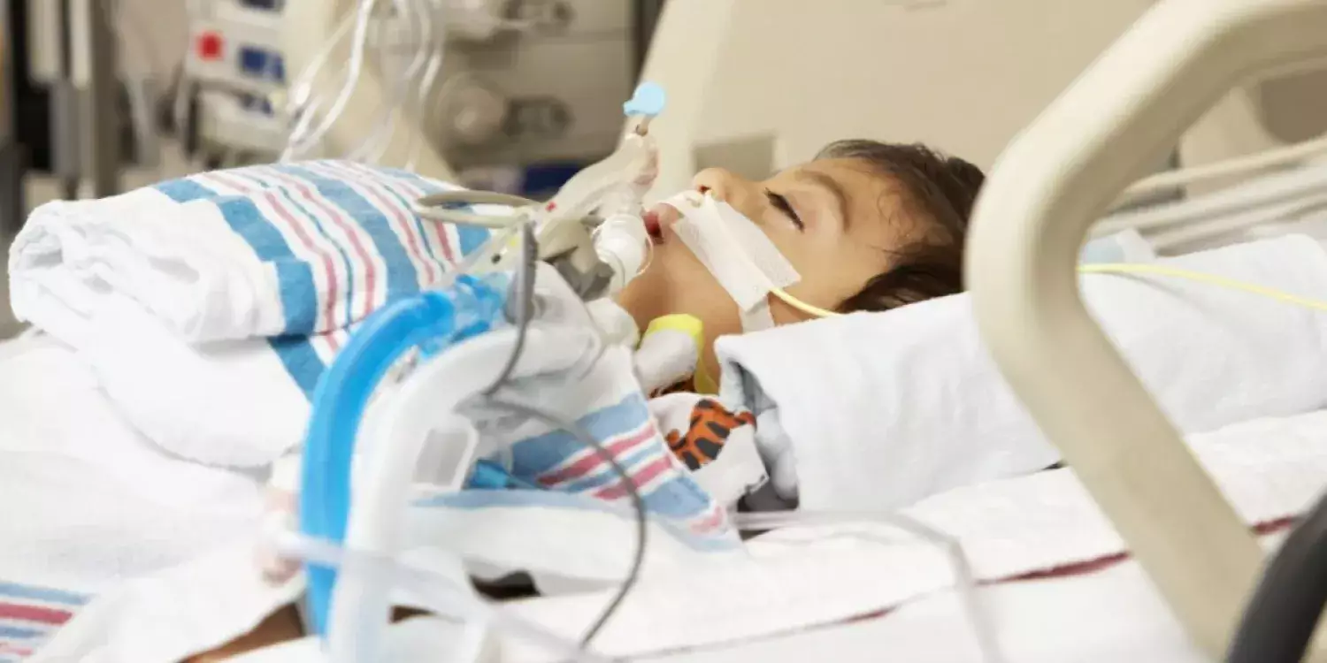 "Кішісі - екі жаста": БҚО-да бір үйдің бес баласы газдан уланып қалды