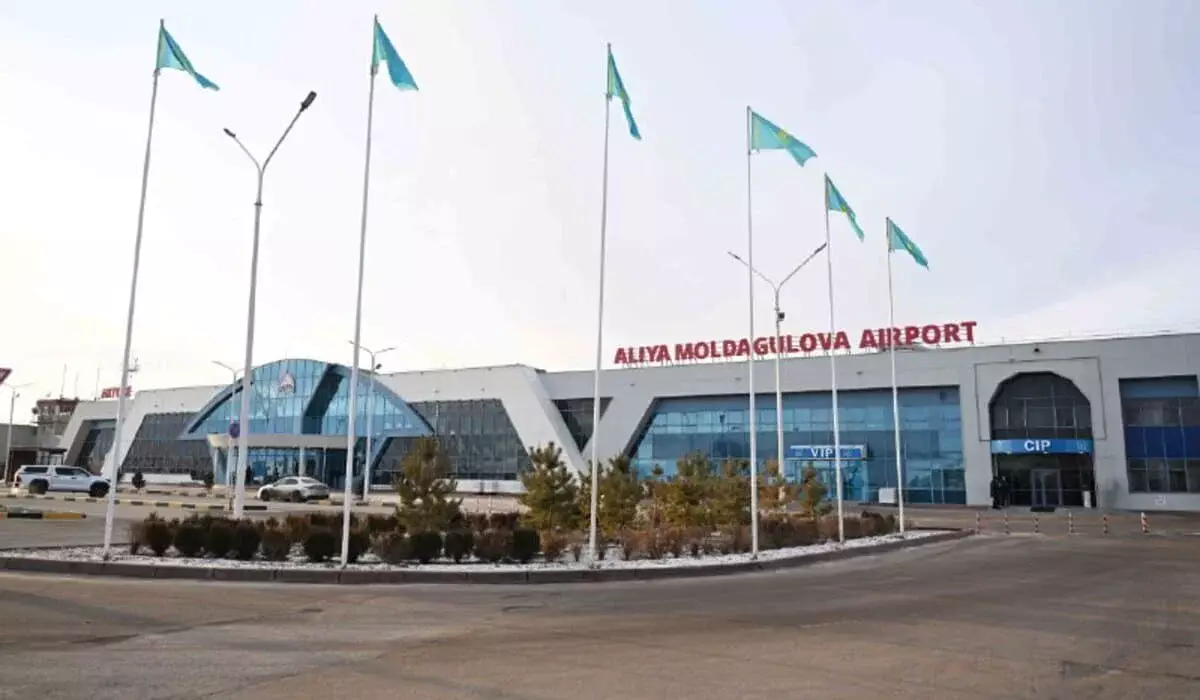 Провожавший пассажиров мужчина устроил скандал в аэропорту Актобе