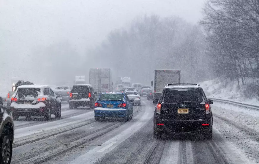 Движение ограничили на республиканской трассе в двух областях Казахстана