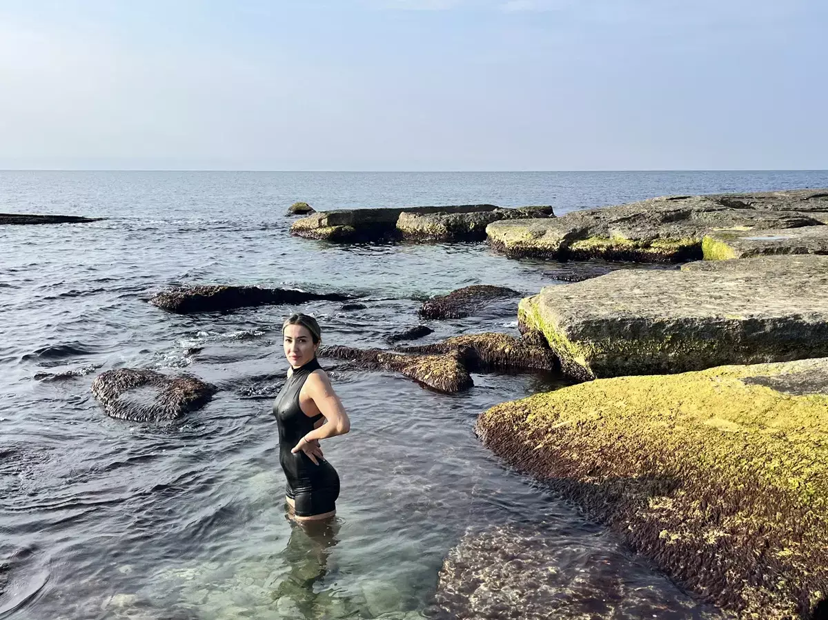 Они сумасшедшие? Почему жители Актау купаются в холодном море и насколько это полезно - новости на Lada.kz 19.12.2025