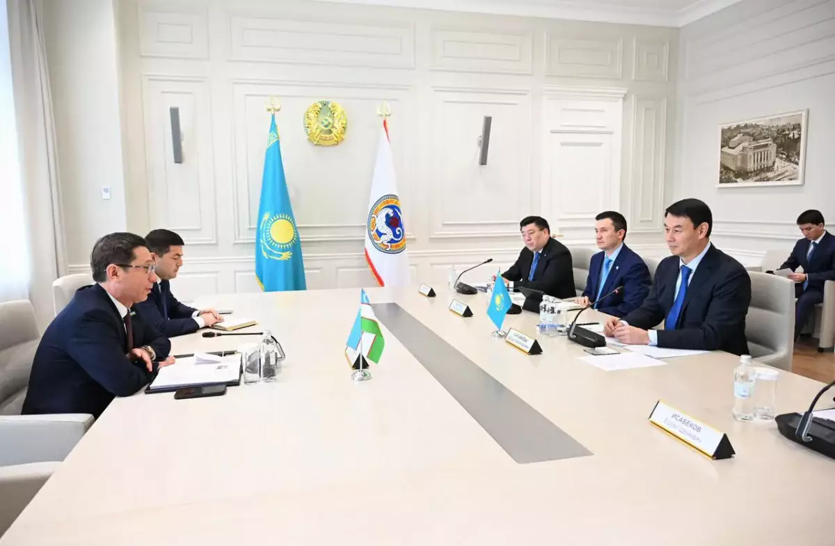 Алматы әкімі Өзбекстан Республикасының төтенше және өкілетті елшісімен кездесті