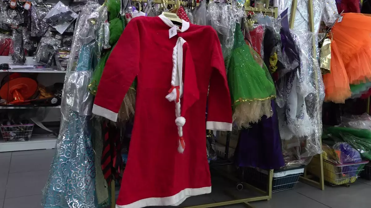 Сақ болыңыз: балаңызға жаңа жылдық киім аларда нені ескеру керек