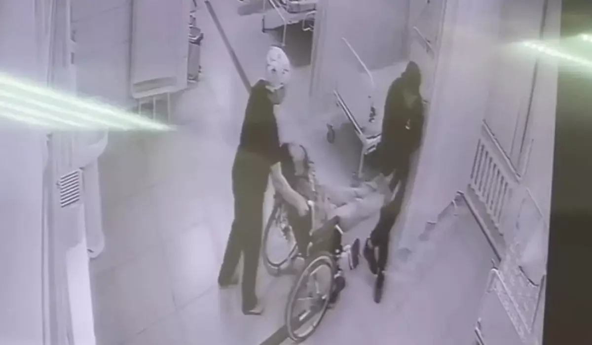 «Мәйітті қайта қазып алдық»: Халимназаров күйеуі жылқымен сүйреп өлтірді деген әйел туралы айтты