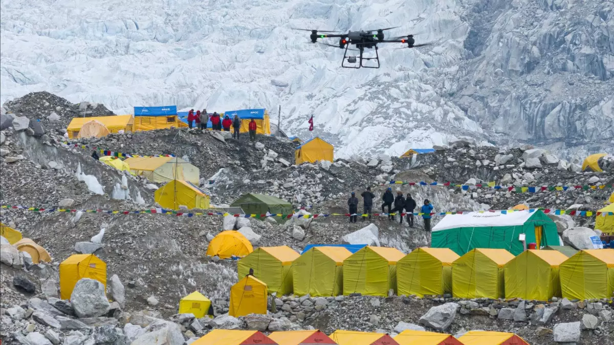 Эверестті қоқыстан дрондар арқылы тазалайды